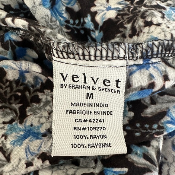 Velvet by Spencer & Graham Floral Blouse - Picture 10 of 11